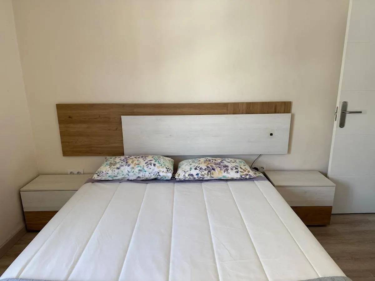 Centrally Located M, Bright And Sunny Apartment With Terrace And Pool Views Playa de las Américas Spanyolország
