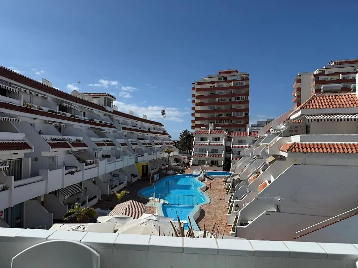 Centrally Located M, Bright And Sunny Apartment With Terrace And Pool Views Playa de las Américas Spanyolország