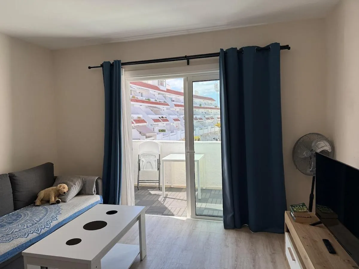 Centrally Located M, Bright And Sunny Apartment With Terrace And Pool Views Playa de las Américas Spanyolország