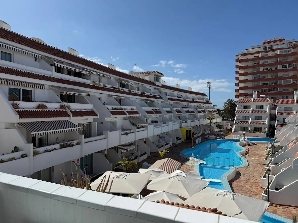 Centrally Located M, Bright And Sunny Apartment With Terrace And Pool Views Playa de las Américas